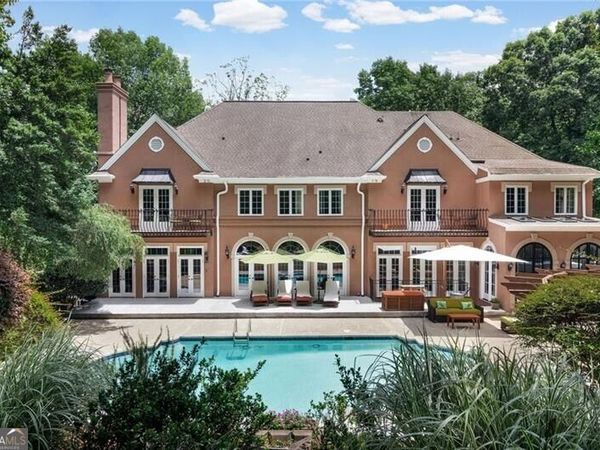 135 Lameloise Lane, Atlanta, GA 30327