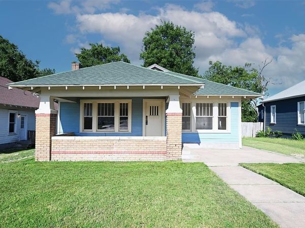 2505 Lipscomb Street, Fort Worth, TX 76110