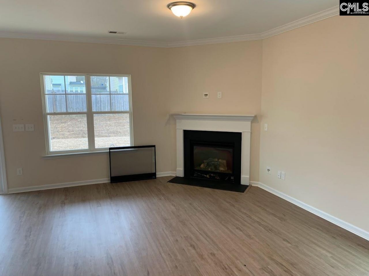 952 Bergenfield Lane  Photo 6