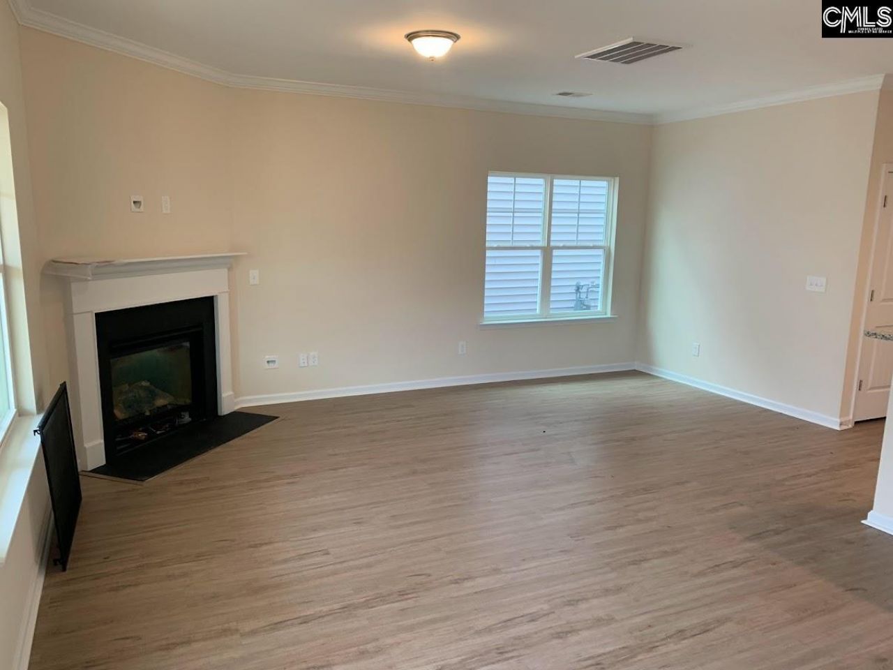952 Bergenfield Lane  Photo 7