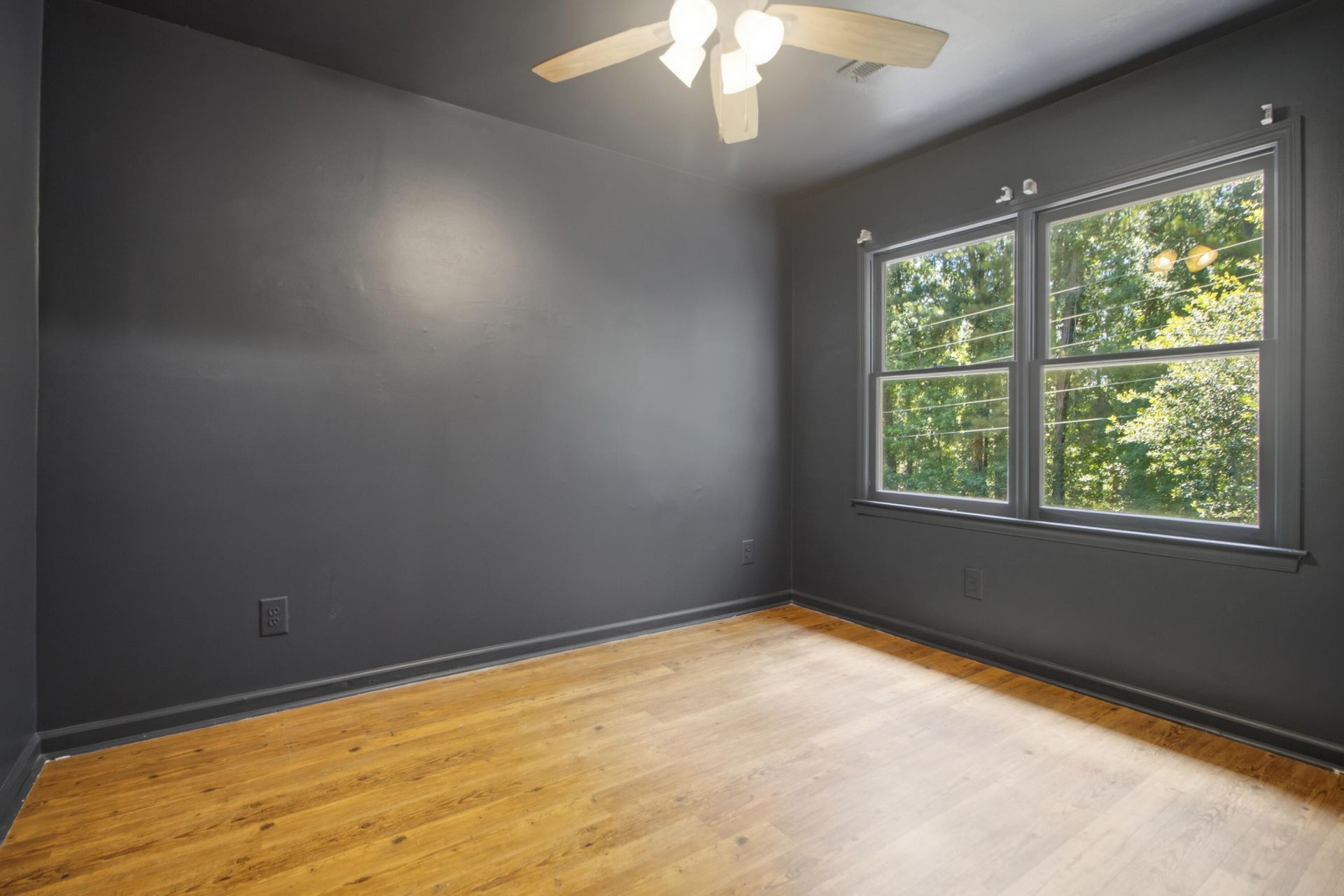 228 Knightsbridge Drive Photo 14