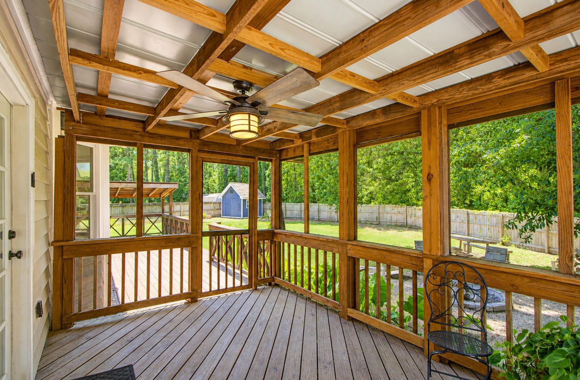 228 Knightsbridge Drive Photo 17