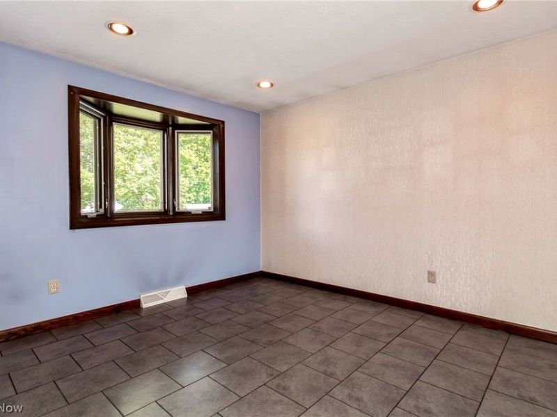 249 Shore Drive, Eastlake, OH 44095 Photo 10