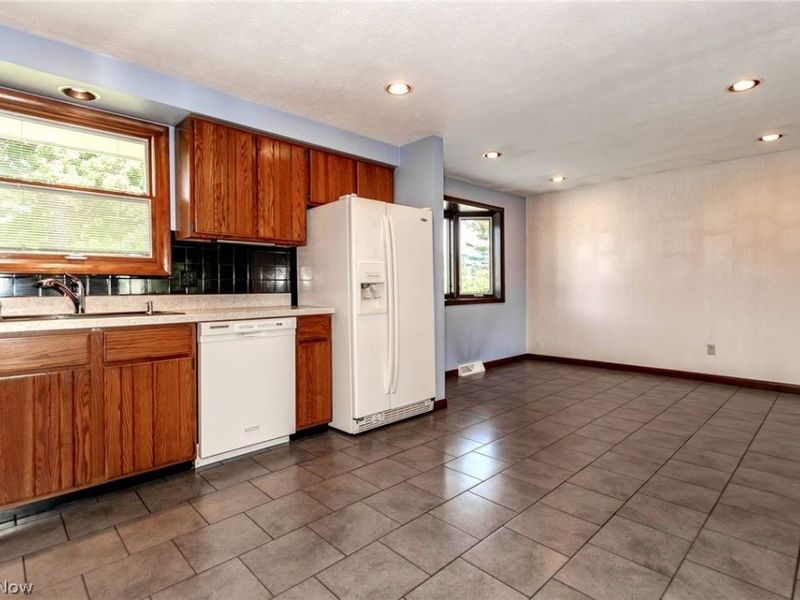 249 Shore Drive, Eastlake, OH 44095 Photo 13