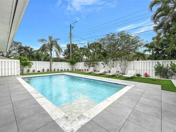 596 105th AVE N, NAPLES, FL 34108