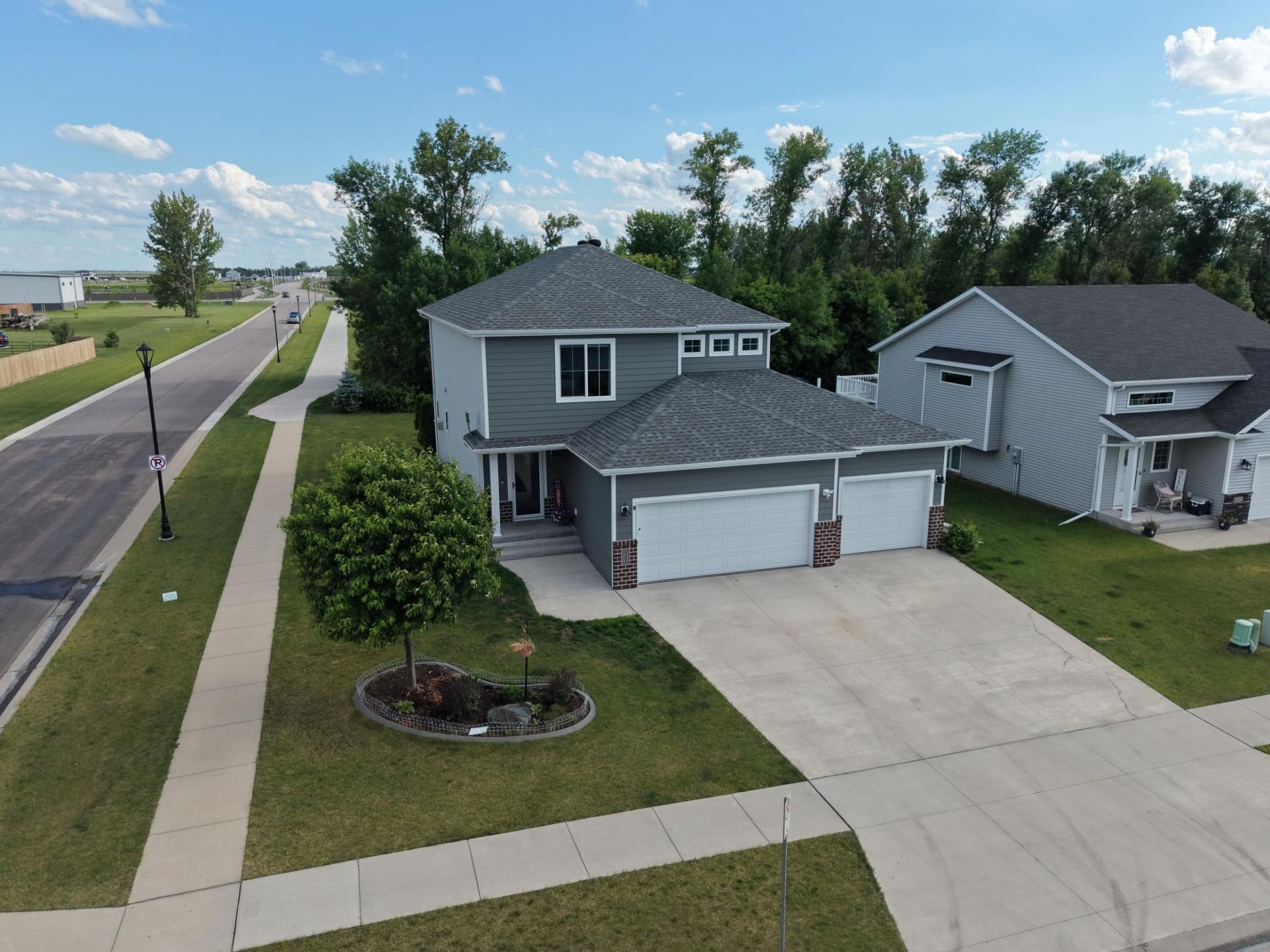 6204 63rd Avenue S, Fargo, ND 58104 Main Photo