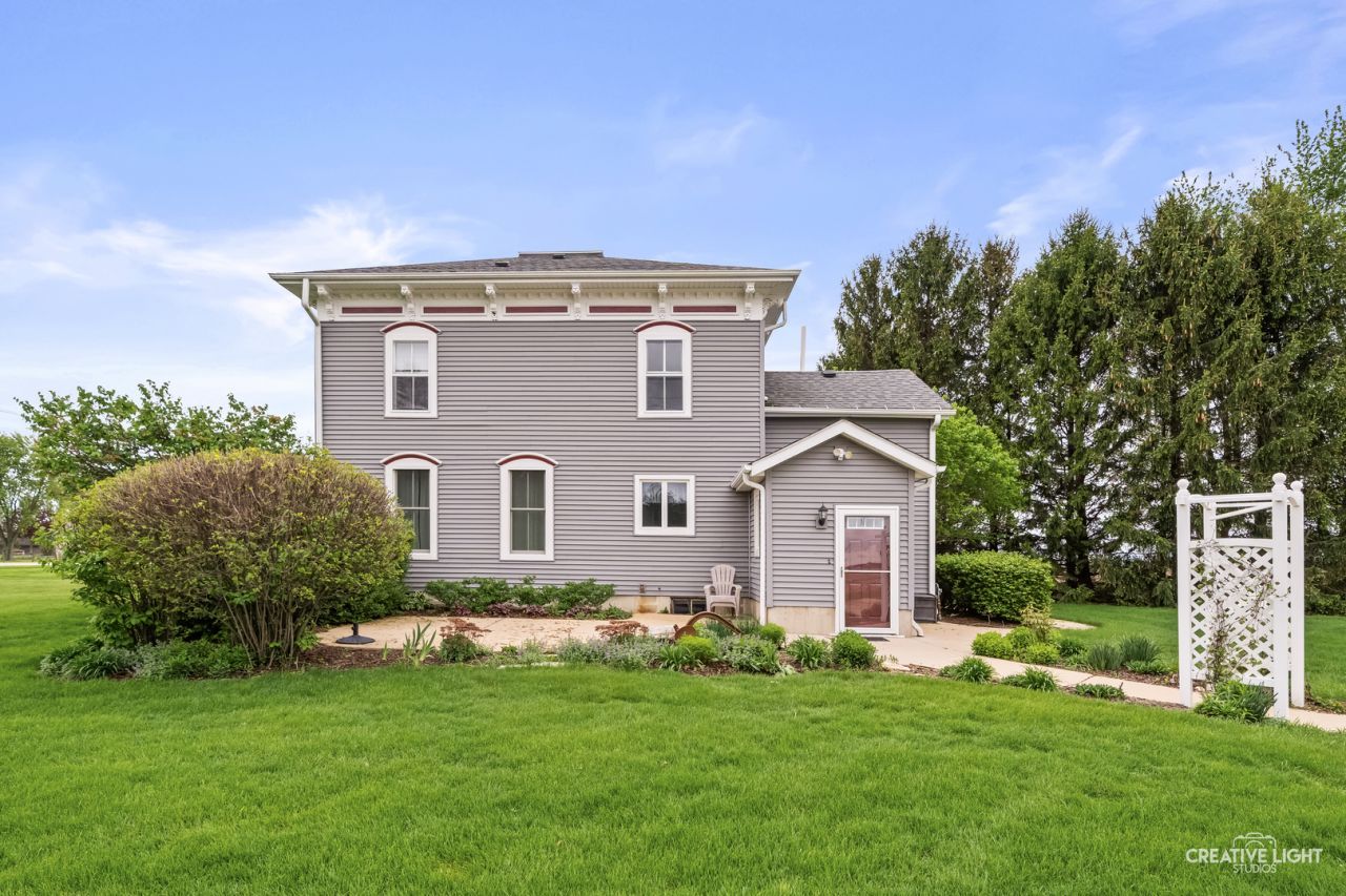 44W698 Scott Road, Sugar Grove, IL 60554