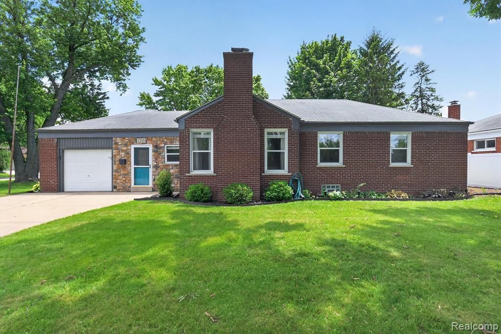 1215 Goddard Street, Wyandotte, MI 48192 Main Photo