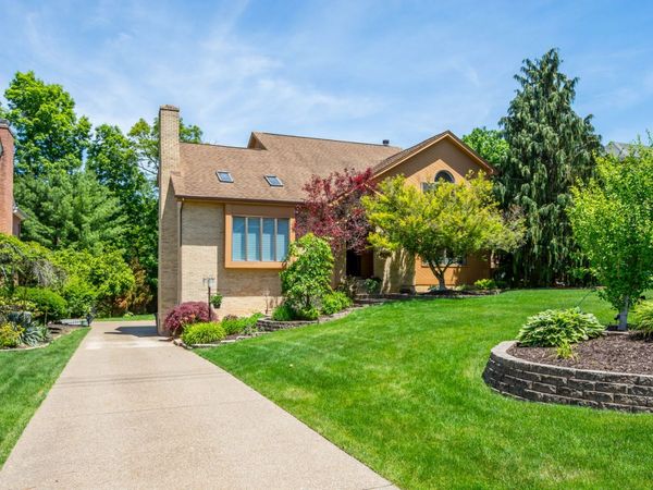 717 Stonegate Drive, Oakdale, PA 15071
