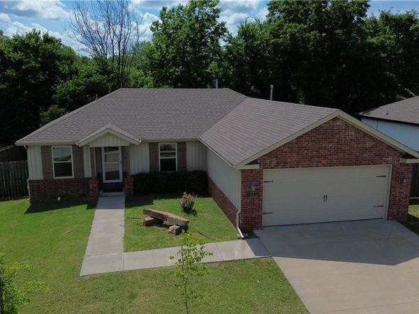 1640 Seattle Slew Street, Prairie Grove, AR 72753
