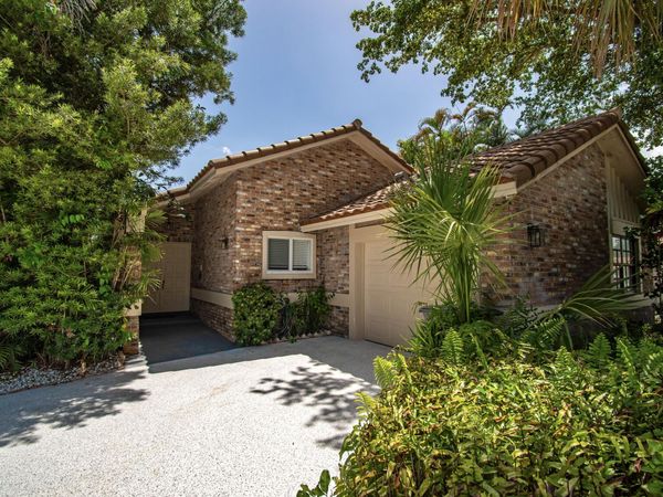 10562 Fenway Place, Boca Raton, FL 33498