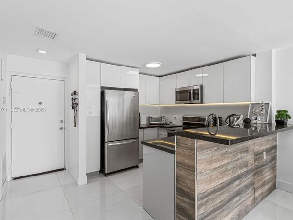 6545 Indian Creek Dr , Unit 306, Miami Beach, FL 33141