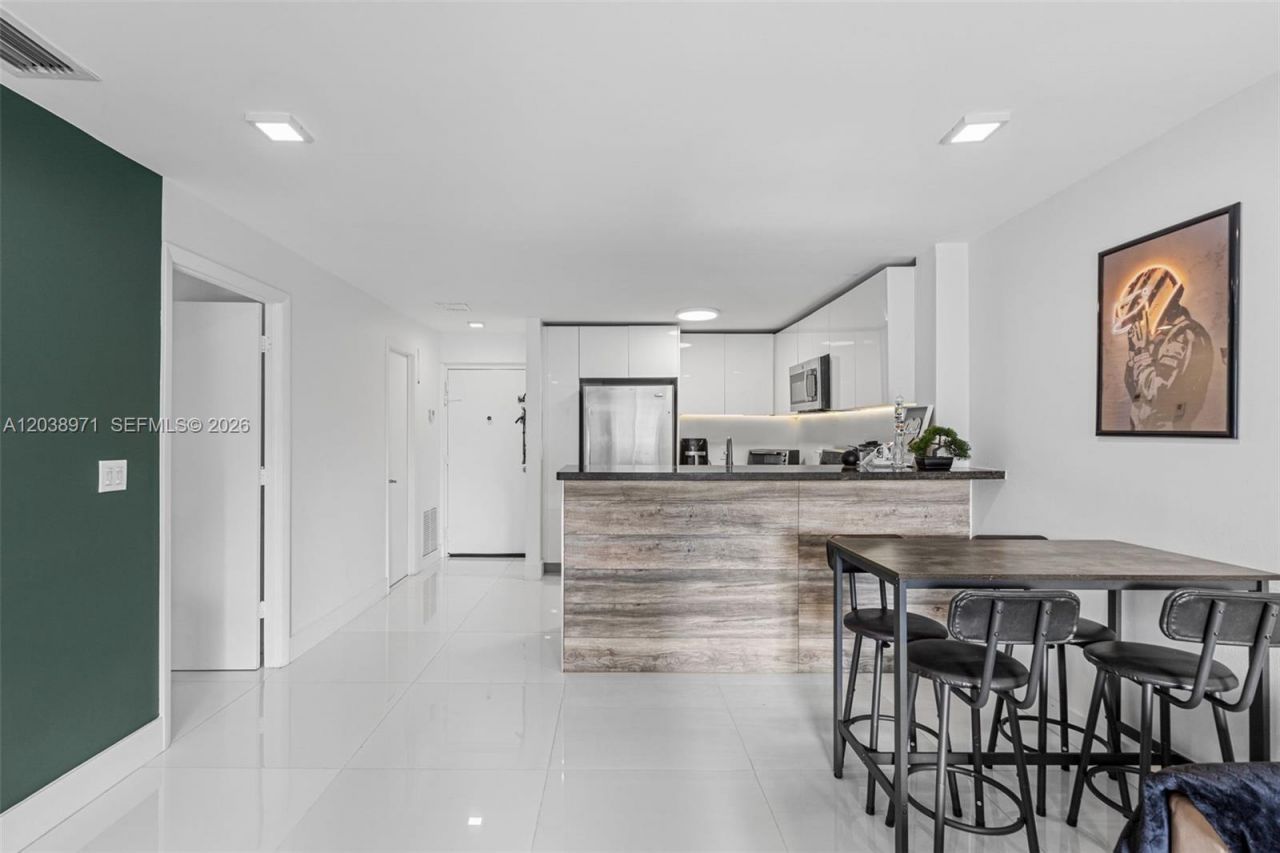 6545 Indian Creek Dr , Unit 306, Miami Beach, FL 33141 Photo