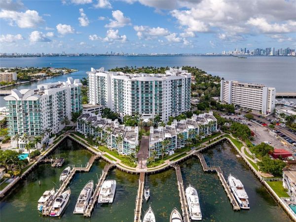 7914 Harbor Island Dr , Unit 106, North Bay Village, FL 33141