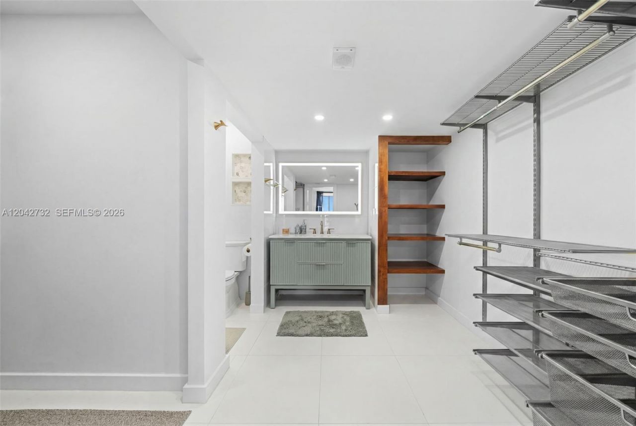 20100 W Country Club Dr , Unit PH09, Aventura, FL 33180 Photo