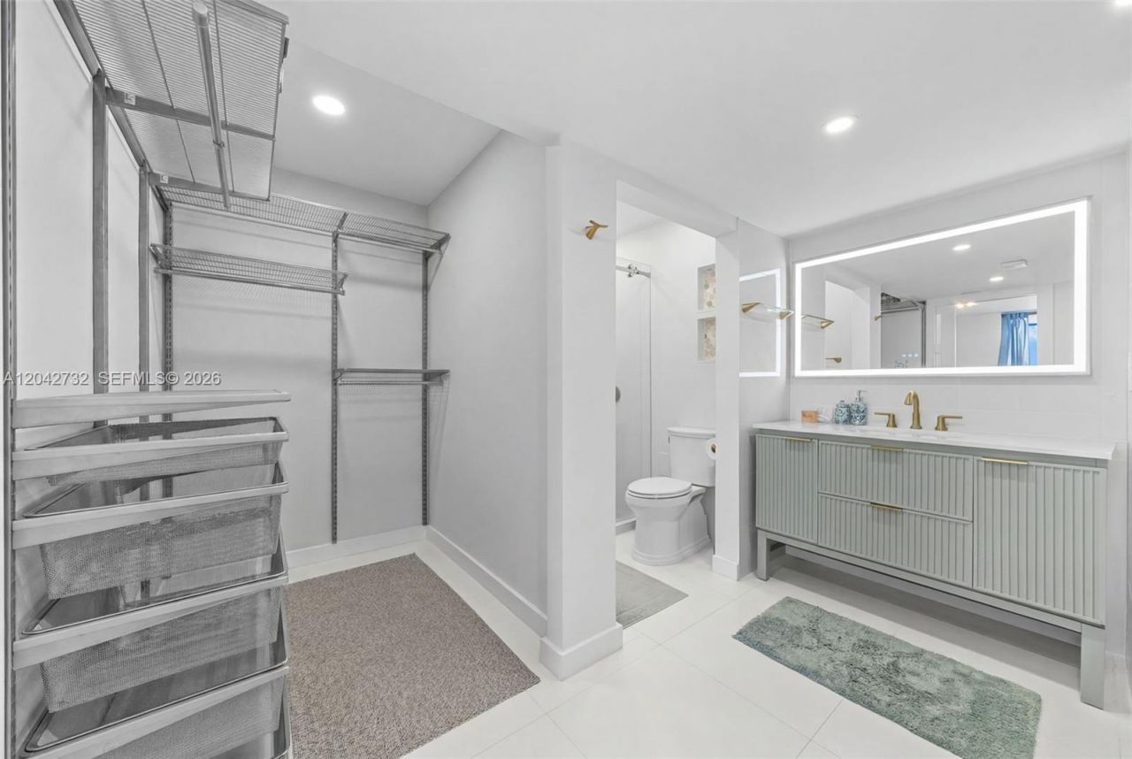 20100 W Country Club Dr , Unit PH09, Aventura, FL 33180 Photo