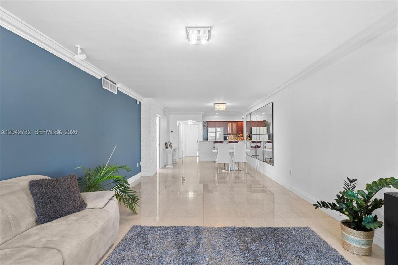 20100 W Country Club Dr , Unit PH09, Aventura, FL 33180 Photo