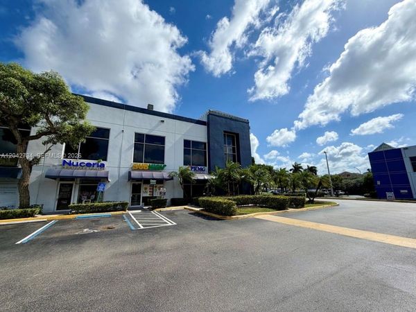 7500 NW 25th St , Unit 107, Miami, FL 33122