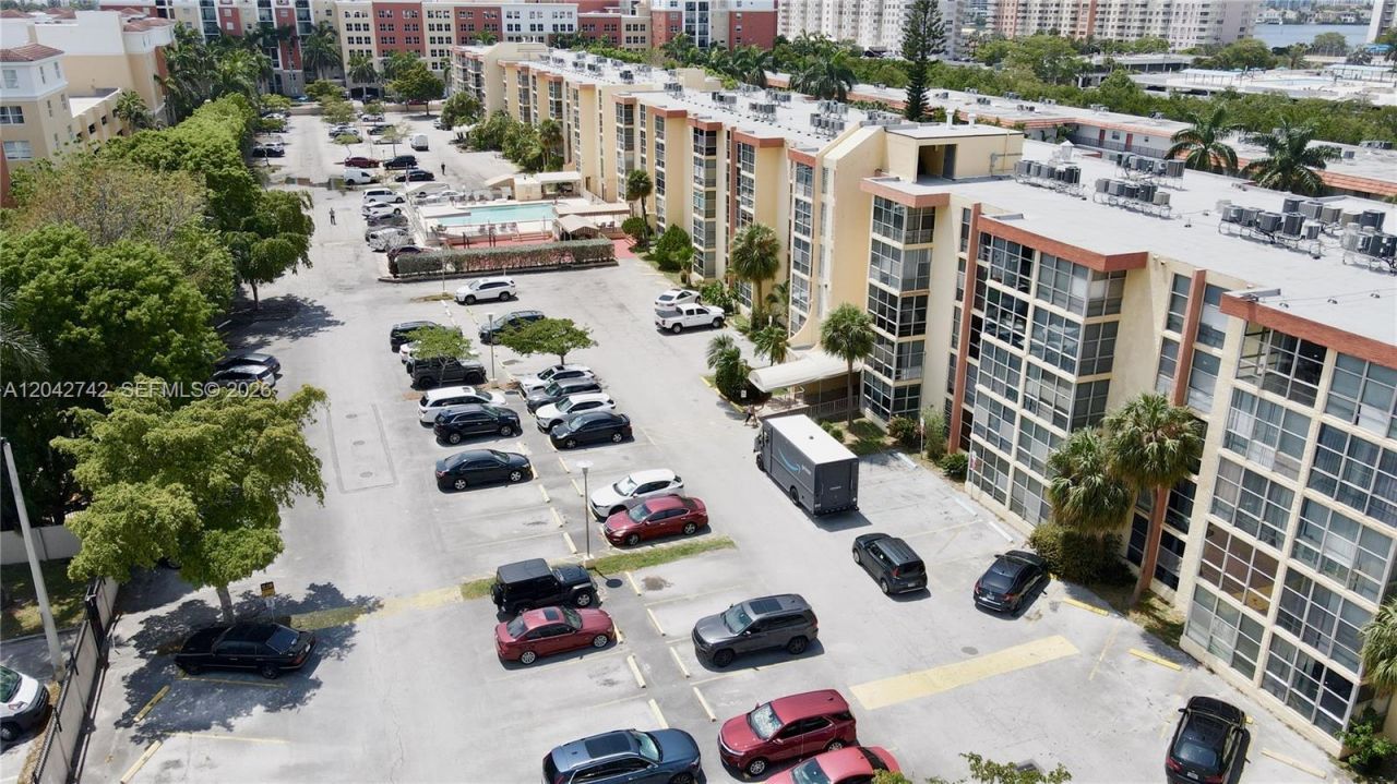 200 172nd St , Unit 114, Sunny Isles Beach, FL 33160 Photo