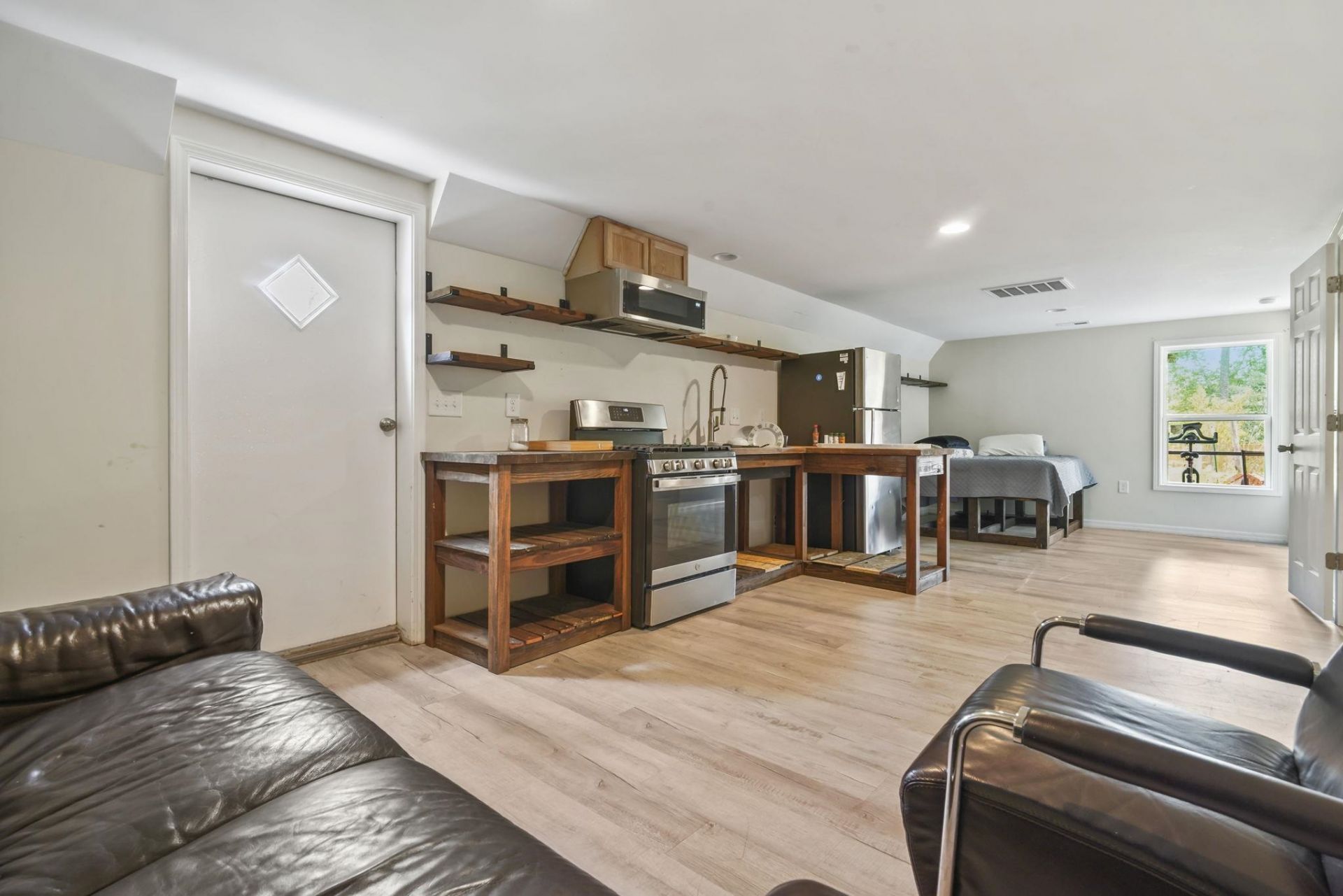 2905 Hugo Rd. Photo 13