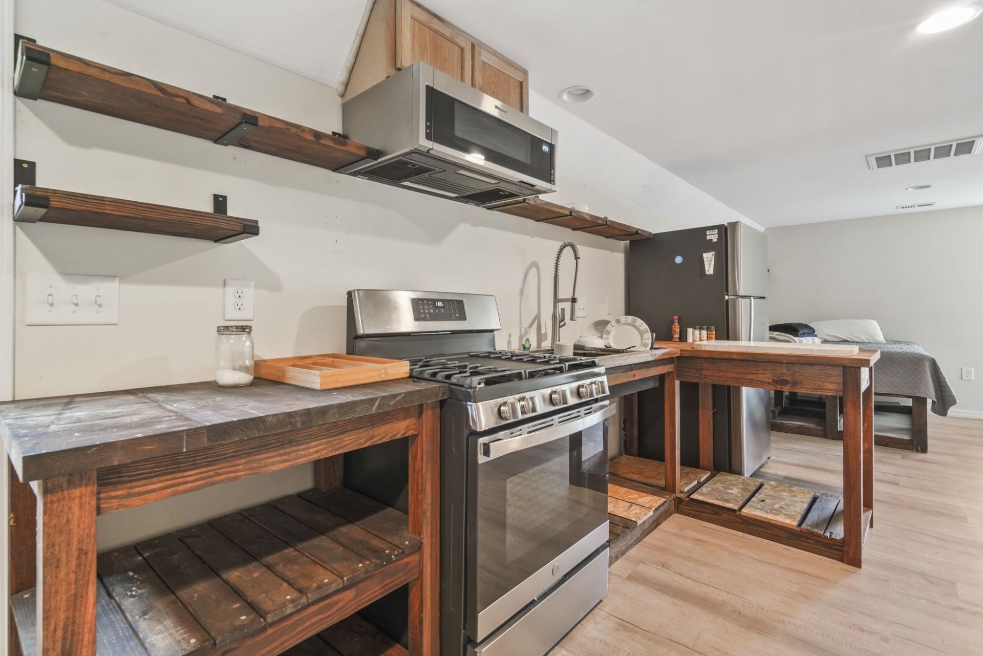 2905 Hugo Rd. Photo 14
