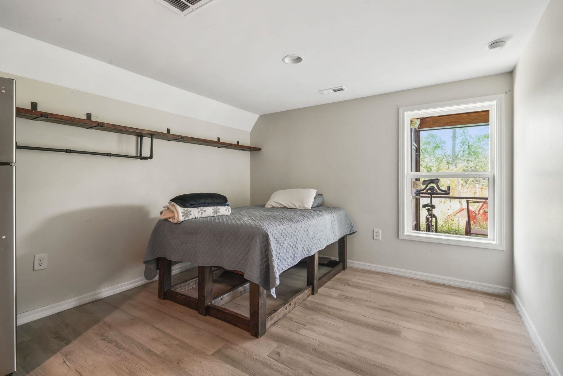 2905 Hugo Rd. Photo 15