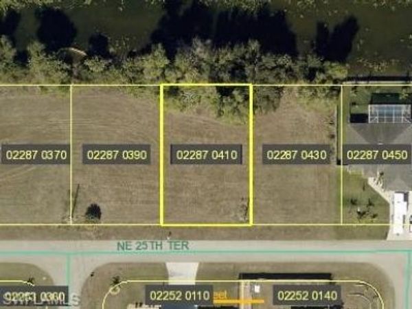 2201 NE 25th TER , CAPE CORAL, FL 33909
