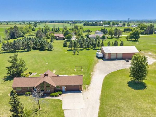 3760 FARMSTEAD ROAD, Green Bay, WI 54311