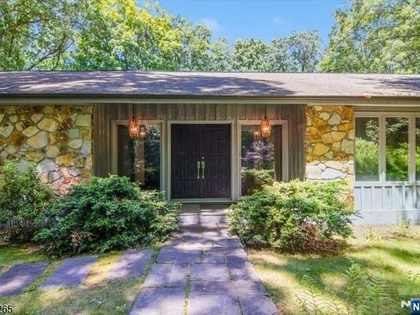 6 Green Hills Road, Mendham Borough, NJ 07945