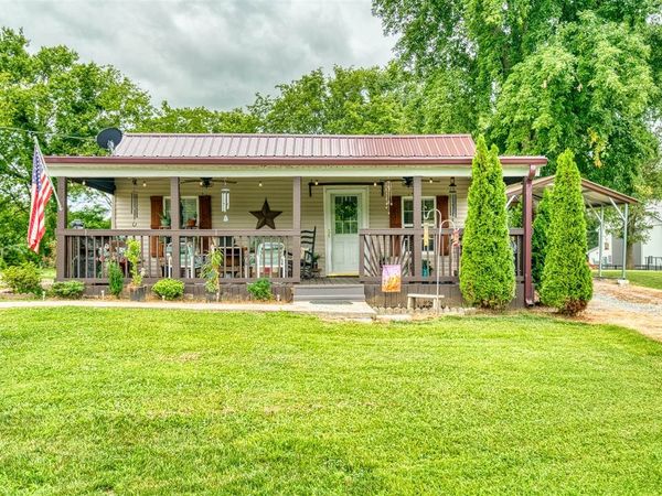 3899 W Jefferson Davis Highway , Elkton, KY 42220