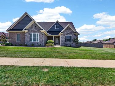 8682 Pebblestone Lane , Bowling Green, KY 42122