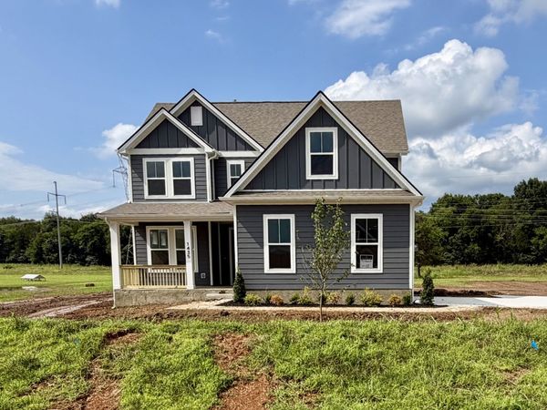 1435 Charles Dr, Chapel Hill, TN 37034
