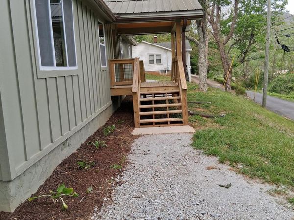 143 Nelson Avenue, Clayton, GA 30525