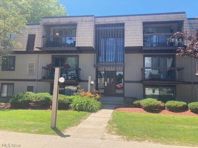 9510 Cove Drive, Unit C3, North Royalton, OH 44133 Photo 1