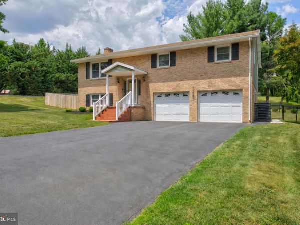 135 HORSESHOE BOULEVARD, ANNVILLE, PA 17003