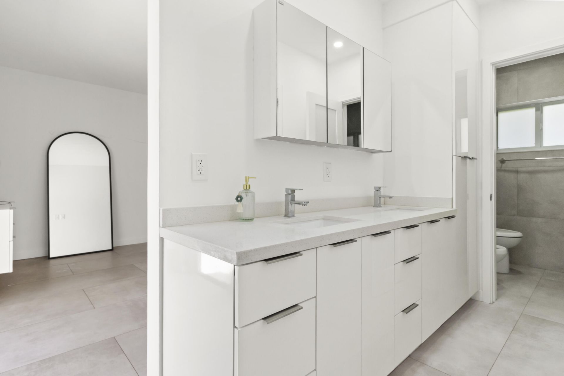 21303 NE 18th Place, Miami, FL 33179 Photo
