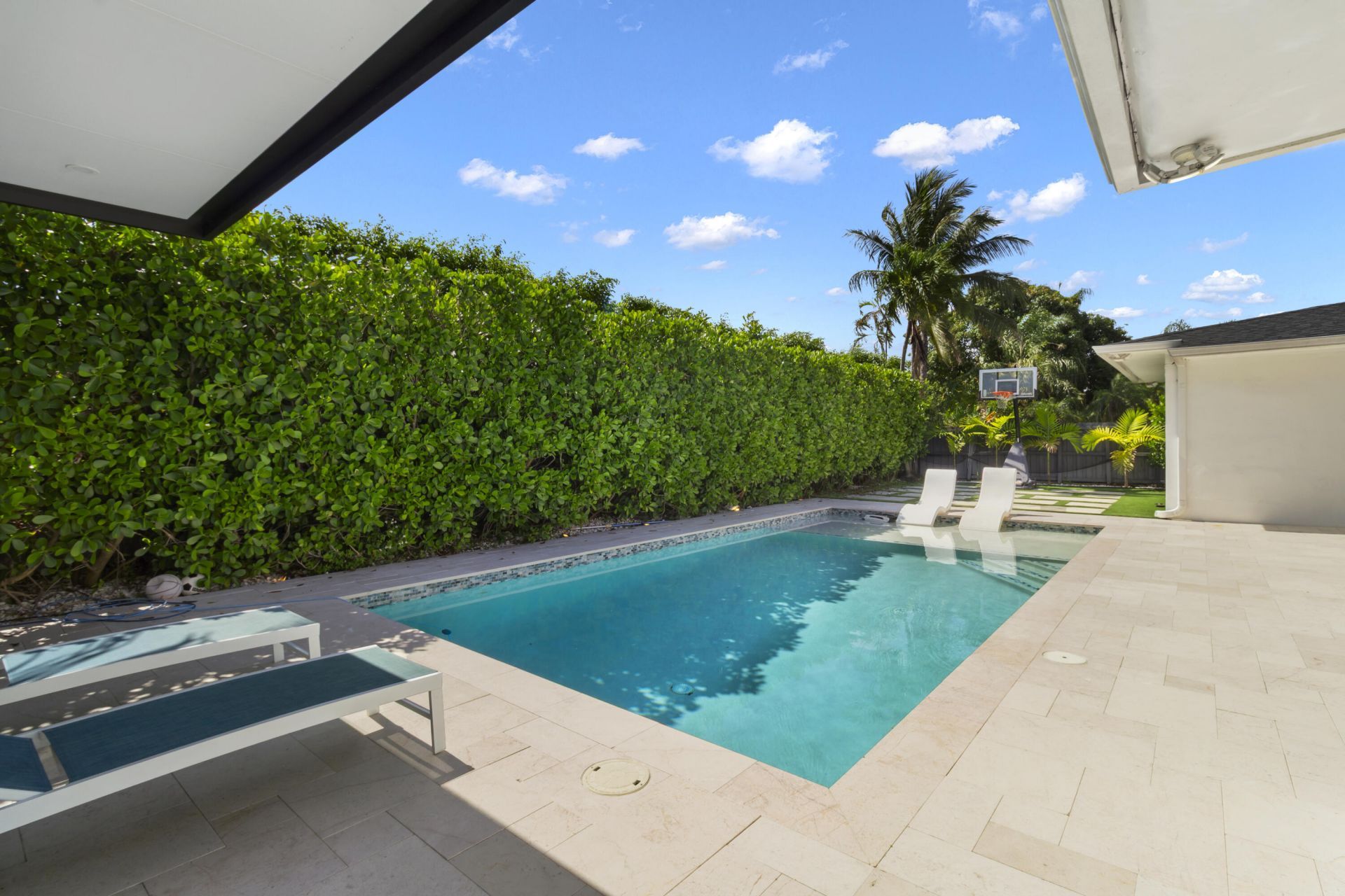 21303 NE 18th Place, Miami, FL 33179 Photo