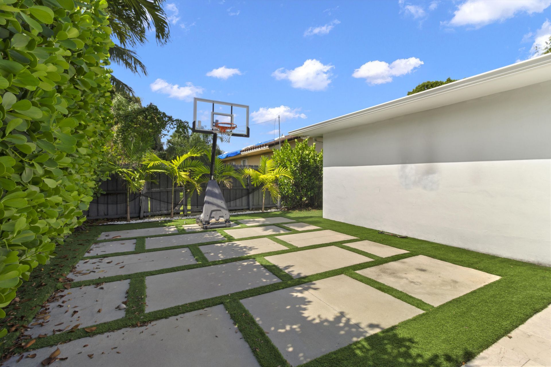 21303 NE 18th Place, Miami, FL 33179 Photo