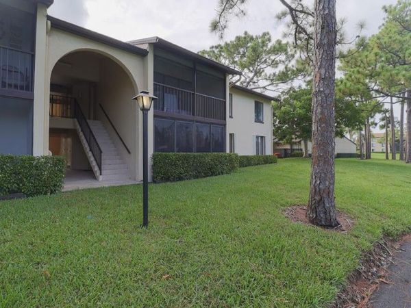 614 Sea Pine Way, Unit H2, Greenacres, FL 33415
