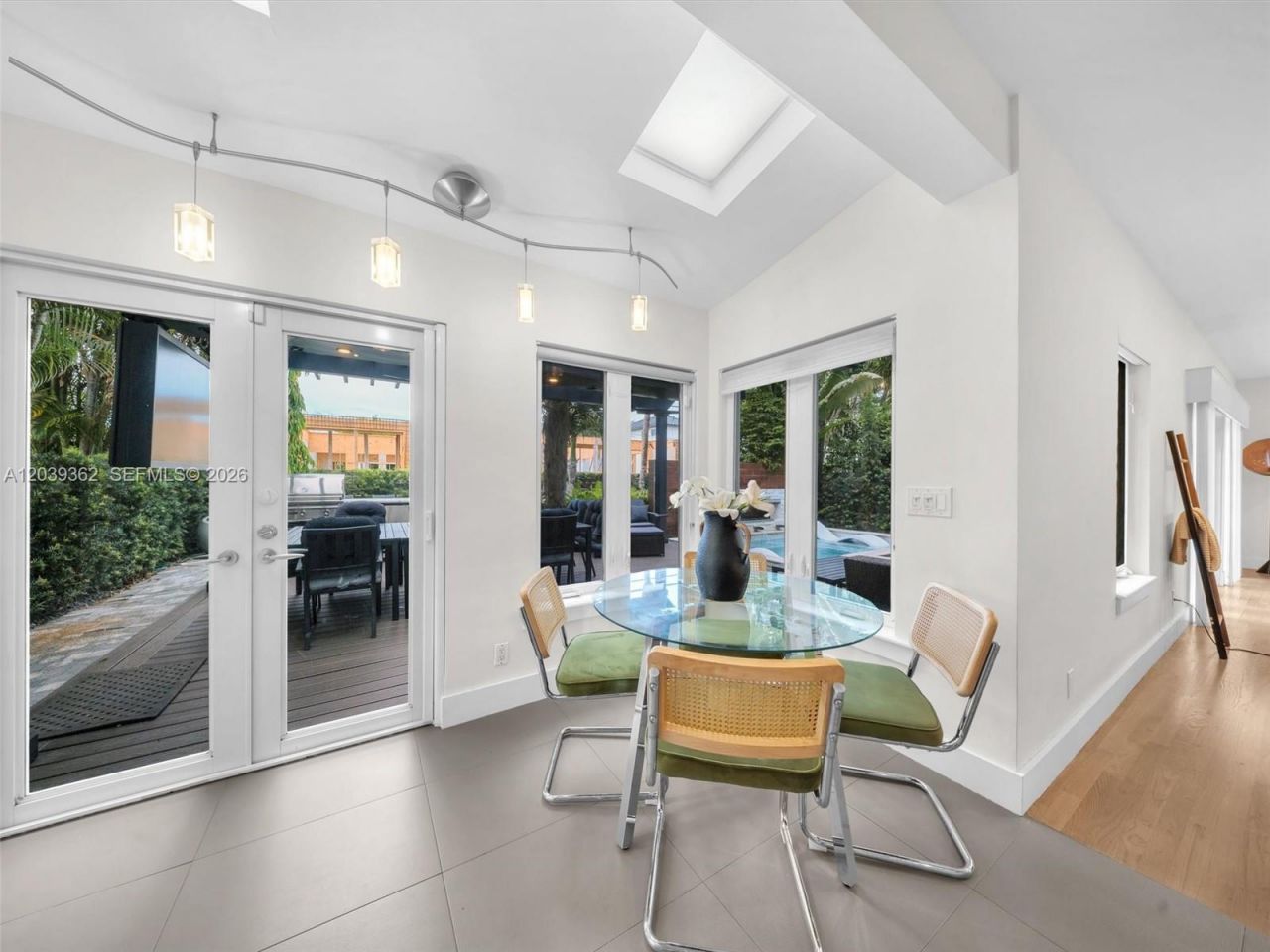736 NE 17th Way, Fort Lauderdale, FL 33304 Photo