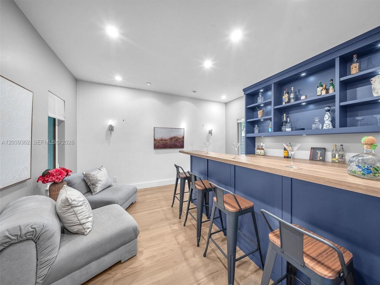 736 NE 17th Way, Fort Lauderdale, FL 33304 Photo