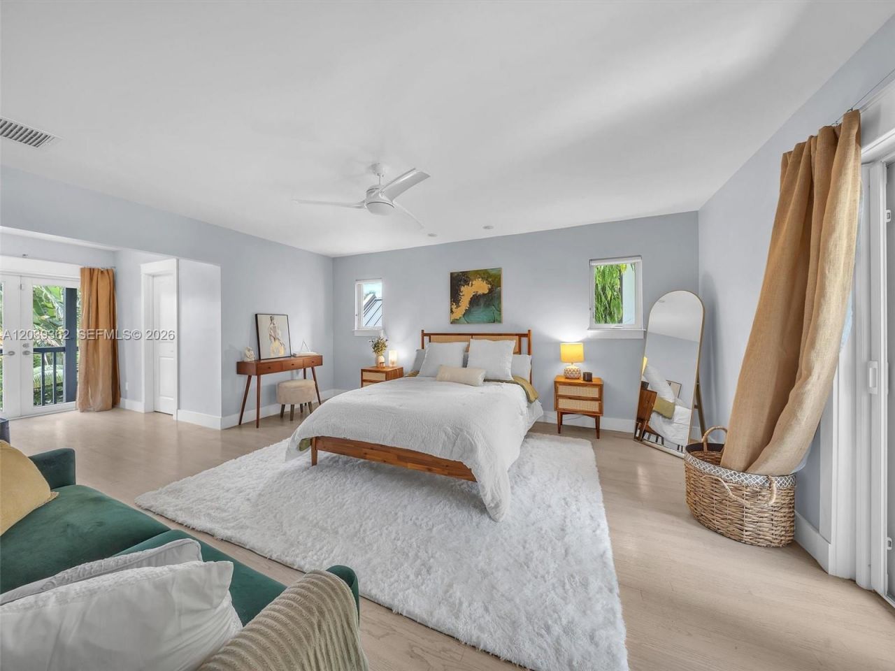 736 NE 17th Way, Fort Lauderdale, FL 33304 Photo