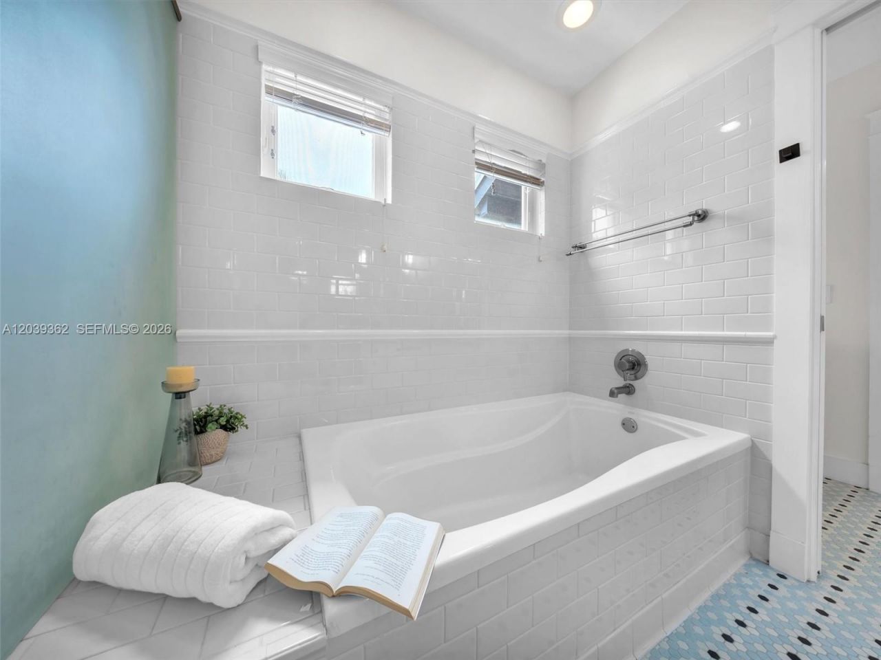 736 NE 17th Way, Fort Lauderdale, FL 33304 Photo