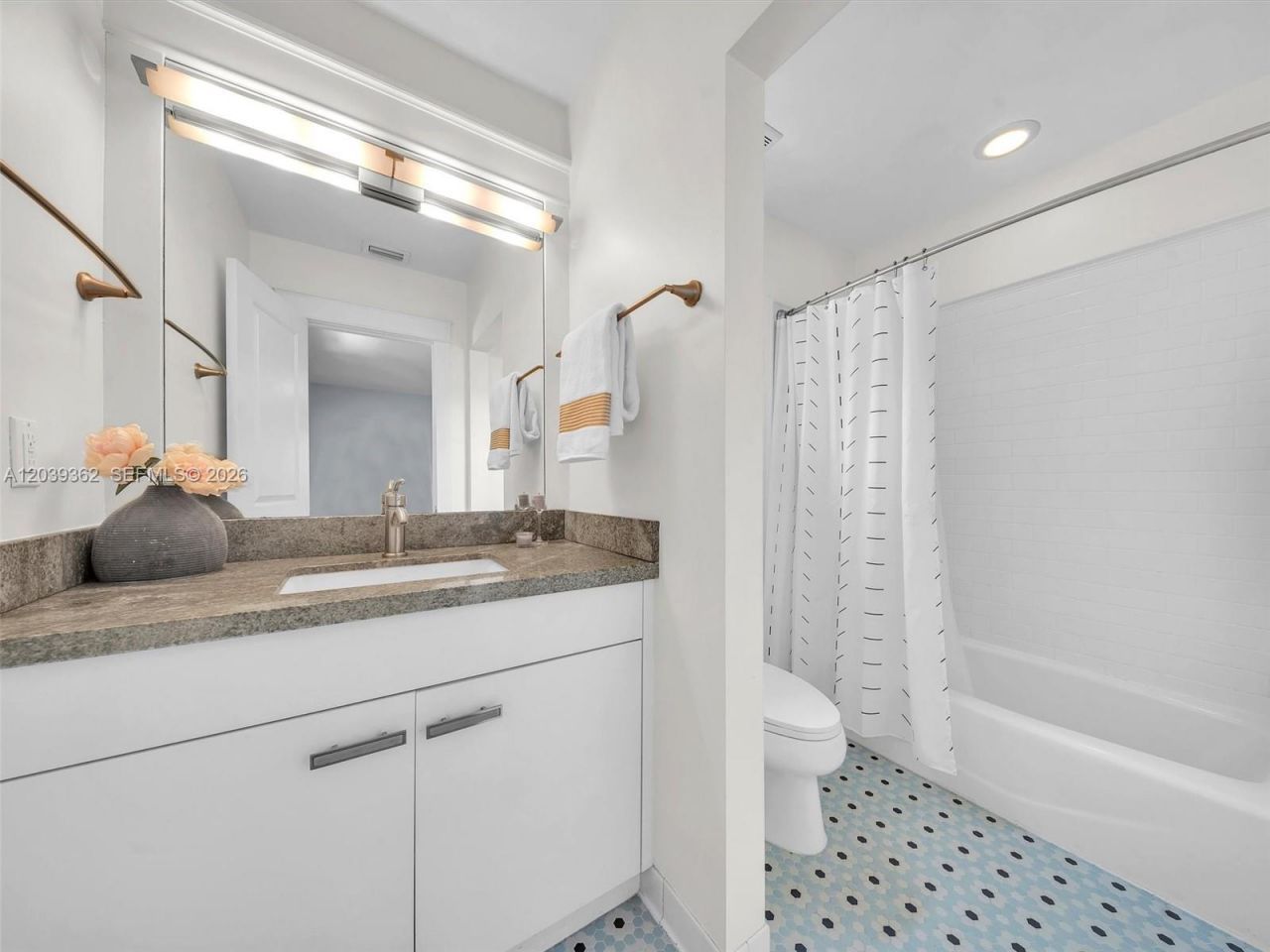 736 NE 17th Way, Fort Lauderdale, FL 33304 Photo