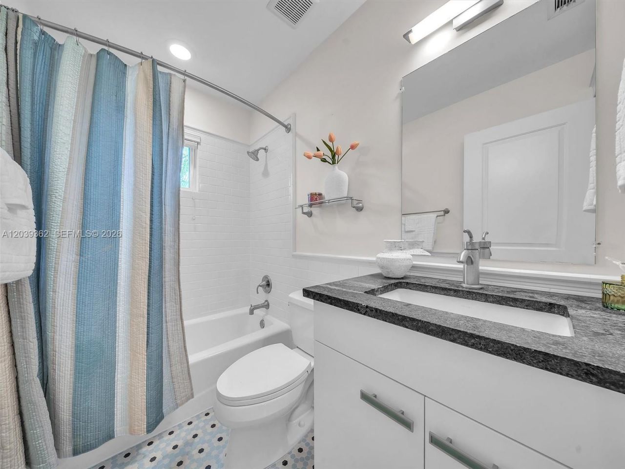 736 NE 17th Way, Fort Lauderdale, FL 33304 Photo