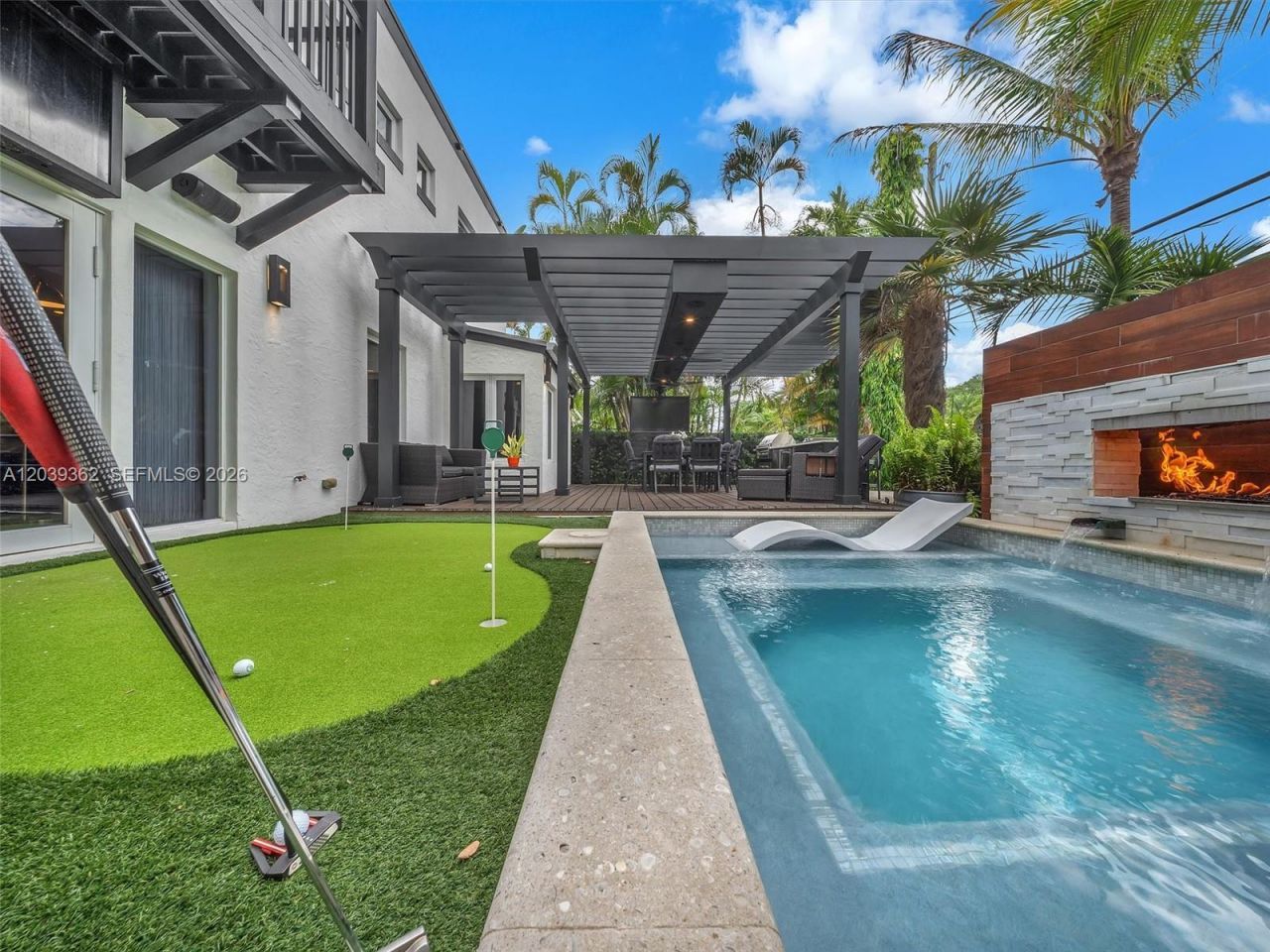736 NE 17th Way, Fort Lauderdale, FL 33304 Photo