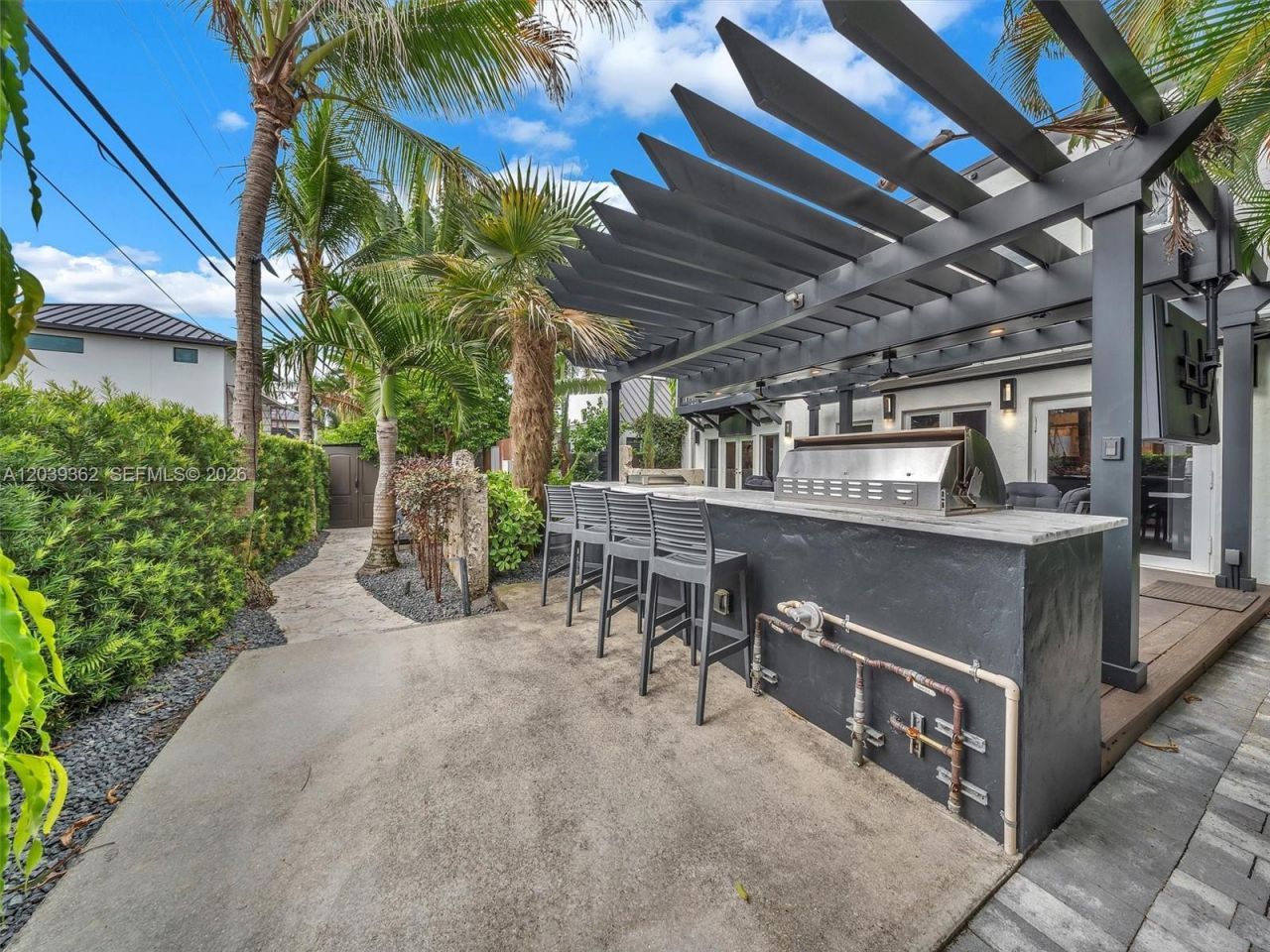 736 NE 17th Way, Fort Lauderdale, FL 33304 Photo