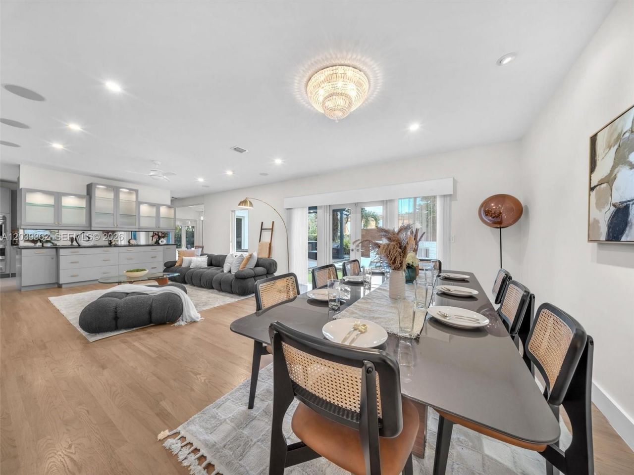 736 NE 17th Way, Fort Lauderdale, FL 33304 Photo
