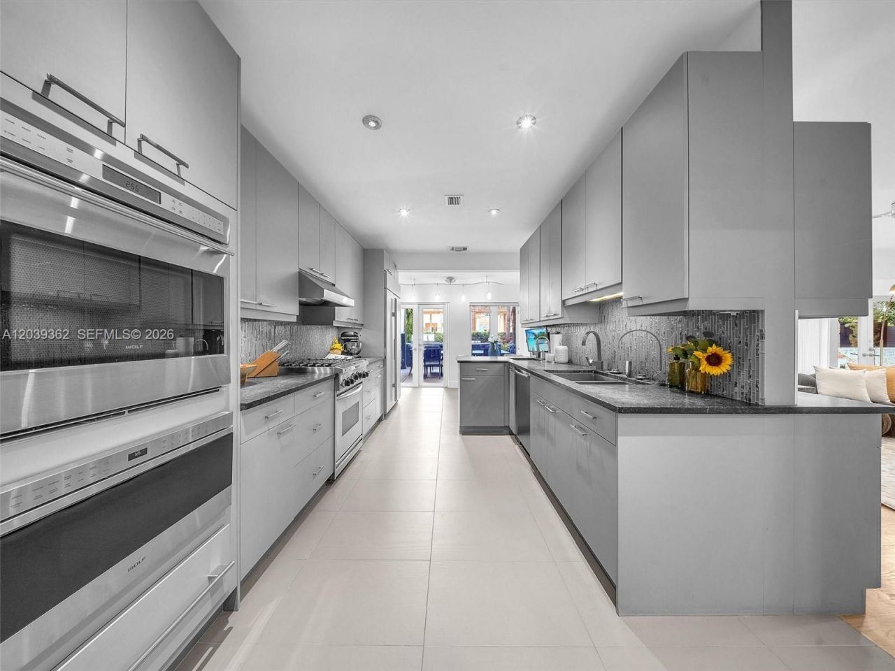 736 NE 17th Way, Fort Lauderdale, FL 33304 Photo