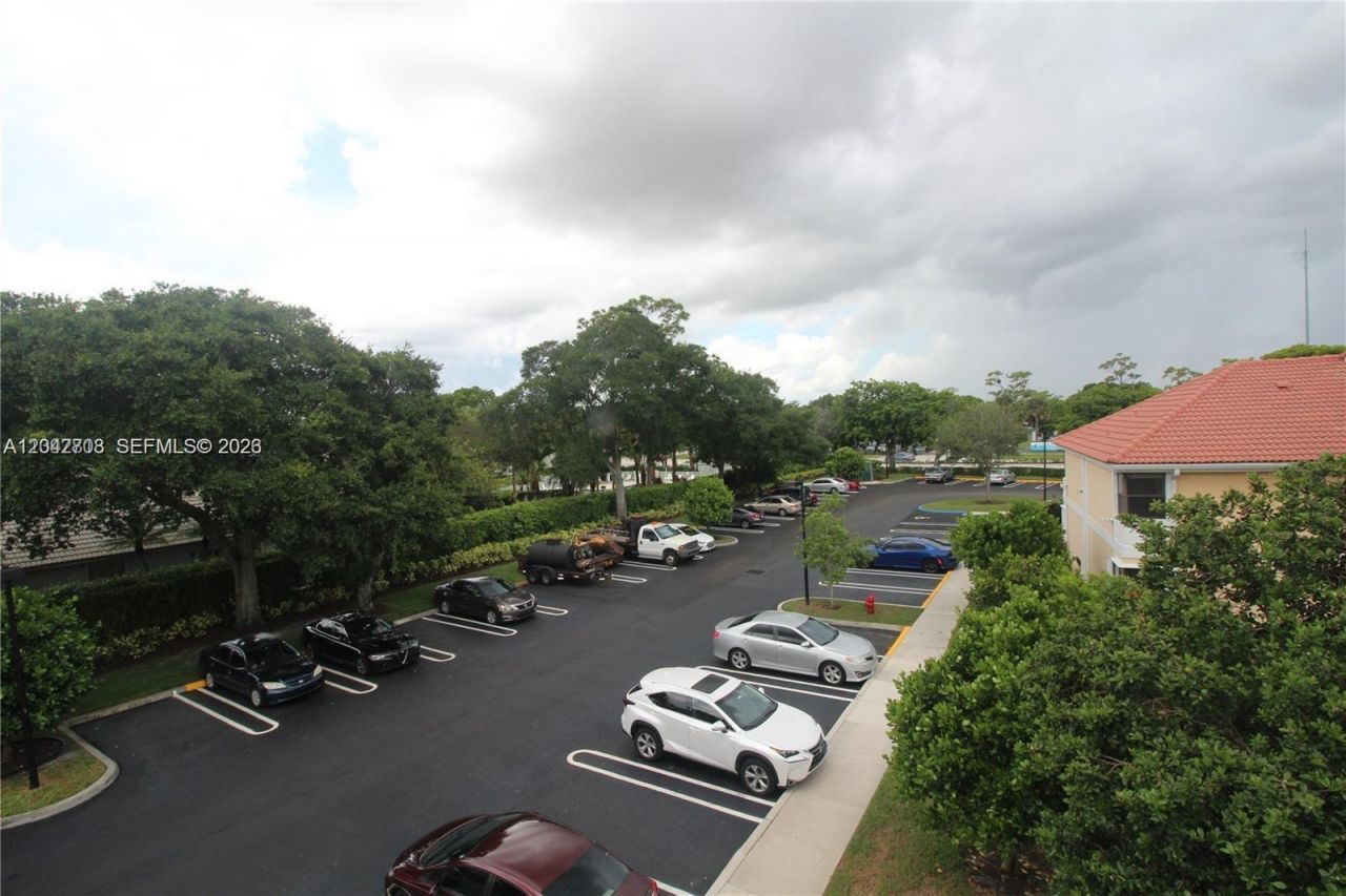 5641 Riverside Dr , Unit 303B1, Coral Springs, FL 33067 Photo